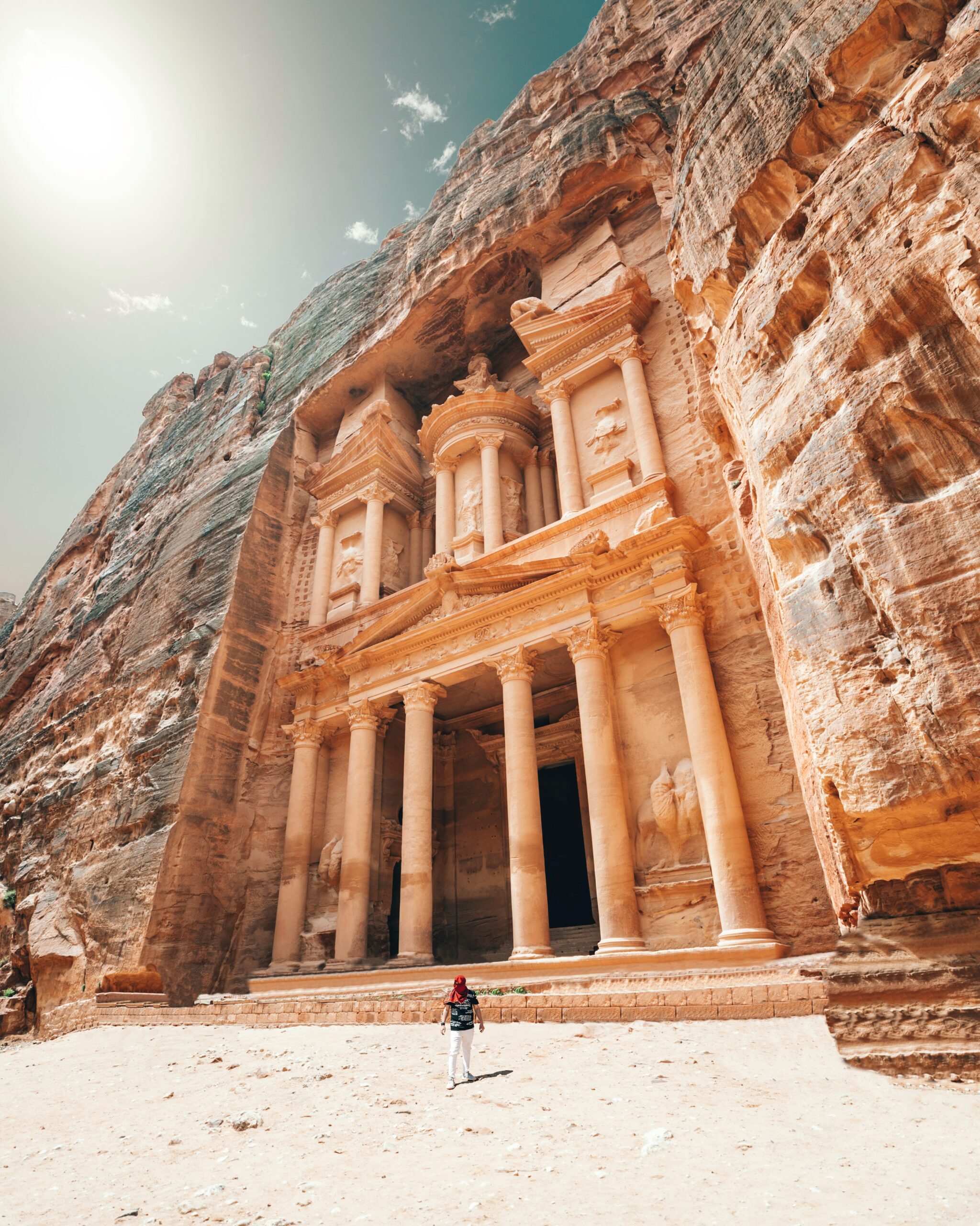 Descubre Petra: Guía de Viaje para Explorar la Ciudad Rosa de Jordania